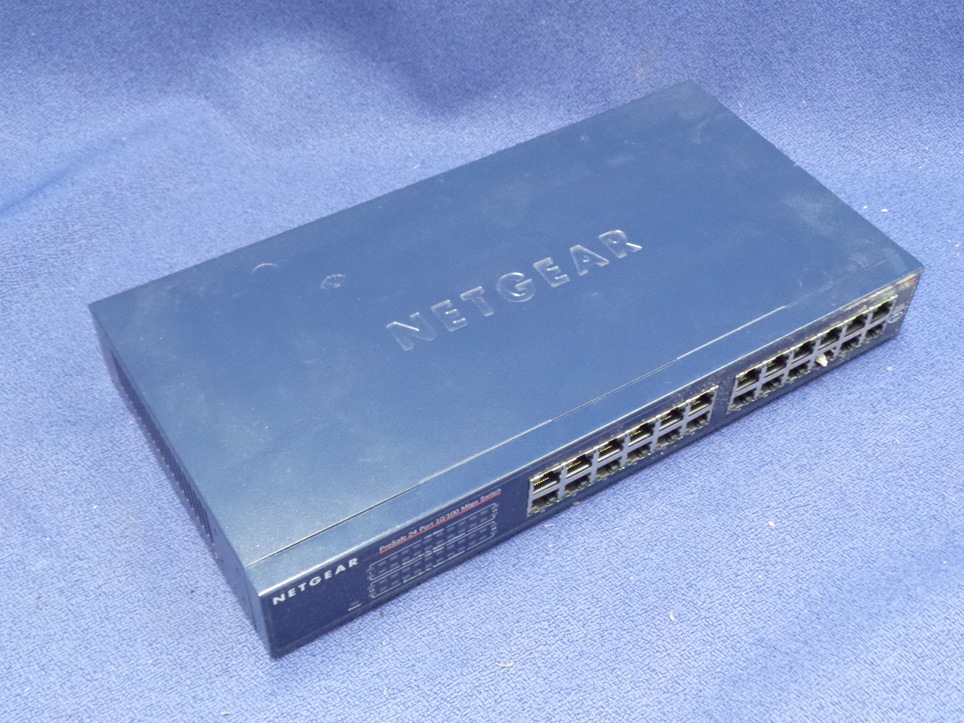 NETGEAR ProSafe 24-Port Fast Ethernet Unmanaged Plus Switch JFS524E